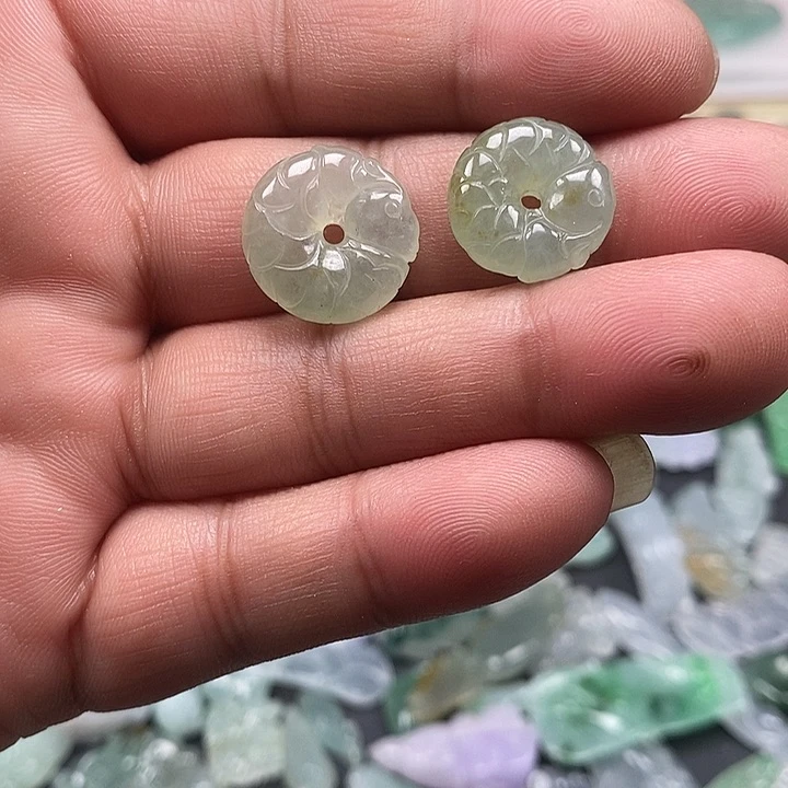 吊坠(不含链)未镶嵌翡翠一个100