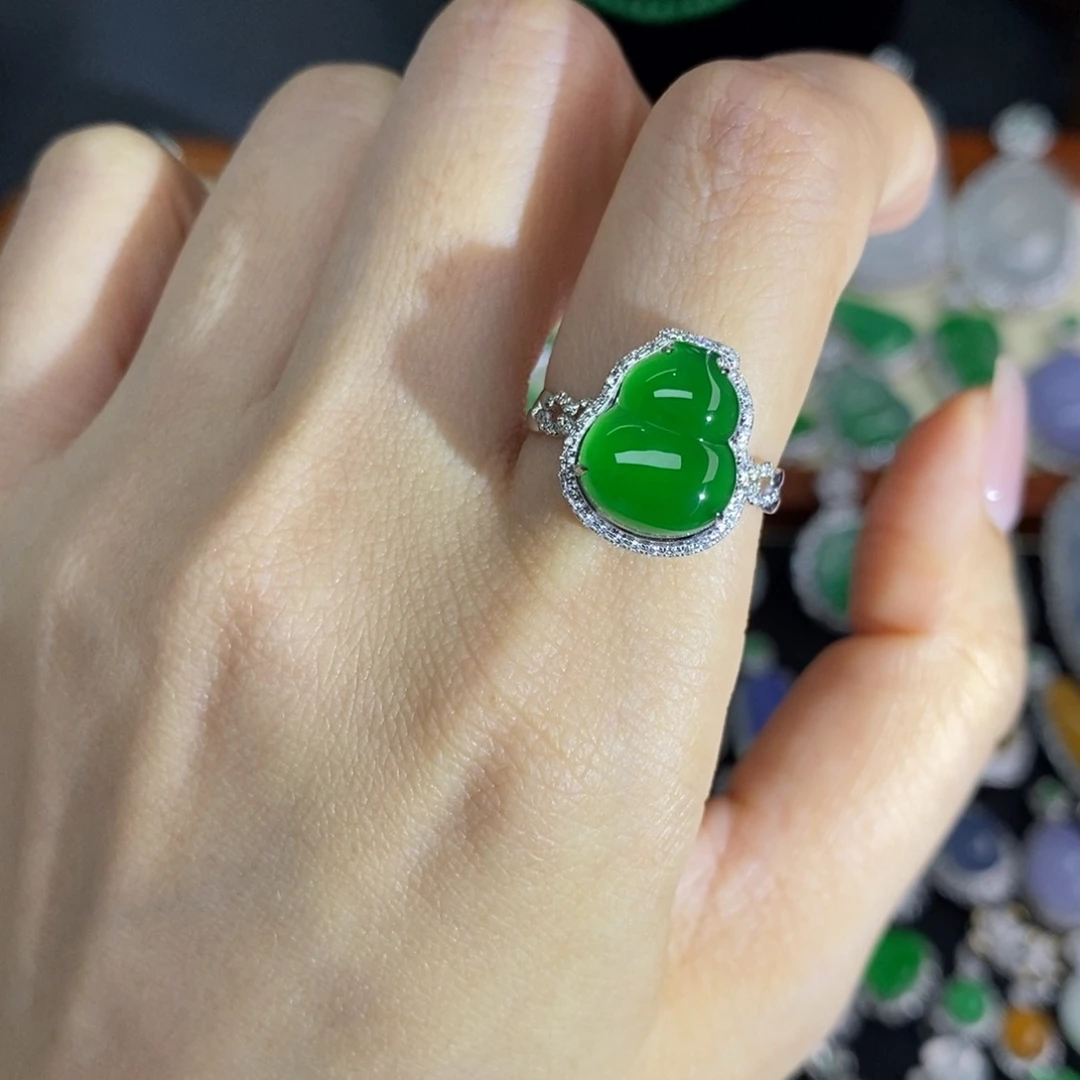 翡翠18K金镶嵌颈饰A货翡翠