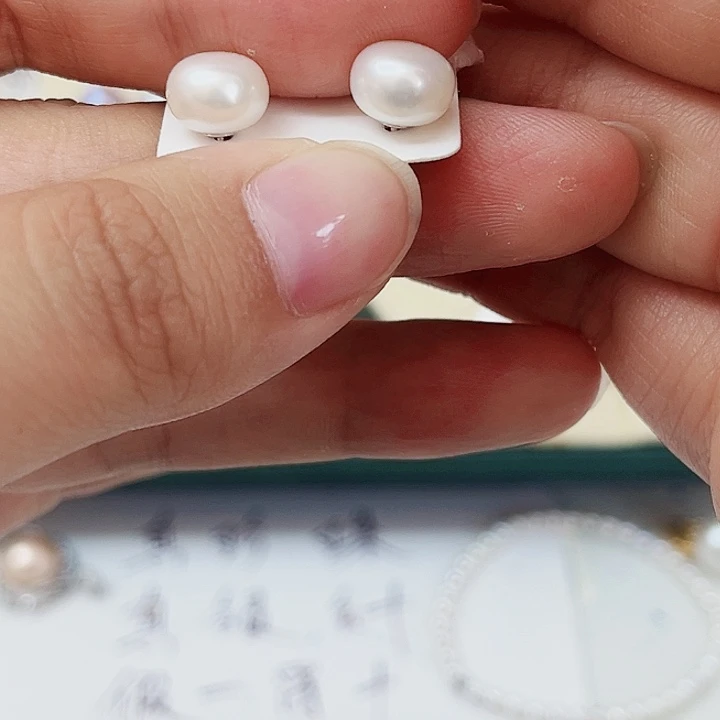 梁***姐银S925镶嵌淡水珍珠耳饰