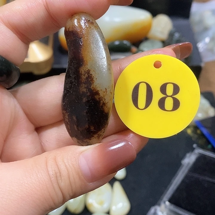 未镶嵌和田玉（糖玉）挂件