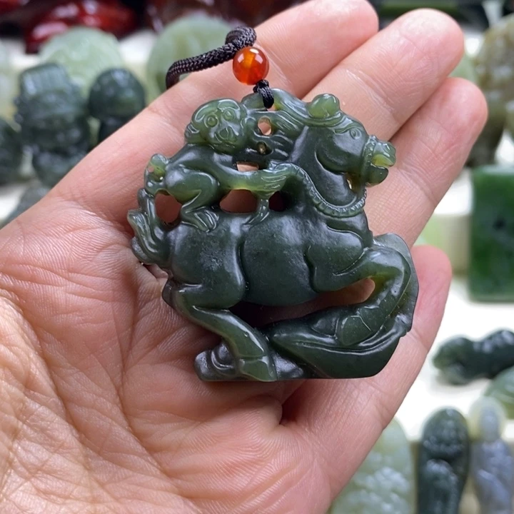颈饰未镶嵌和田玉