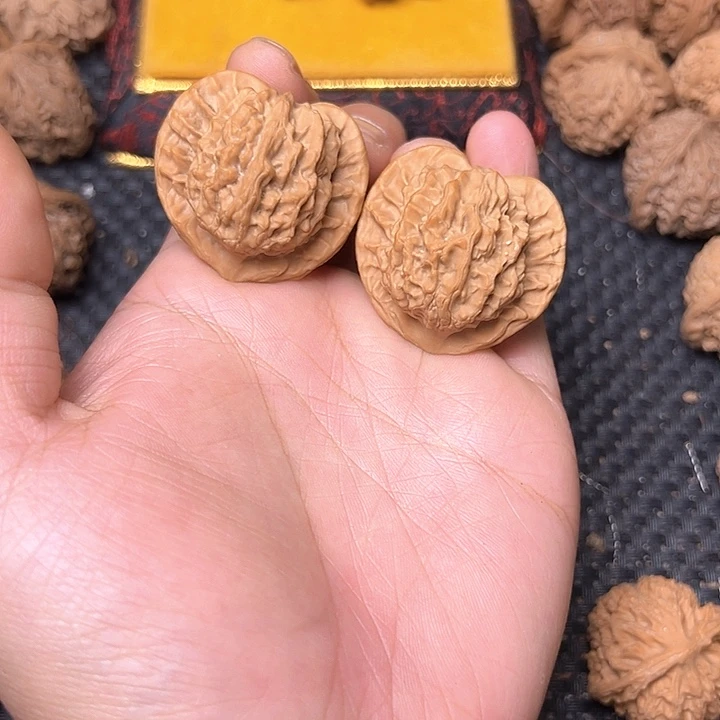 文玩核桃吊坠桃心公子帽