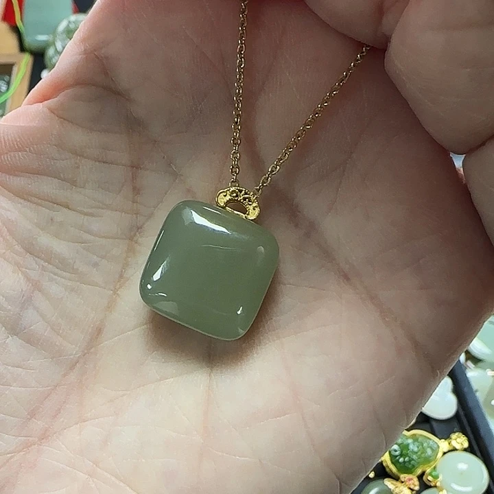 吊坠(赠链)银S925镶嵌和田玉a*艳