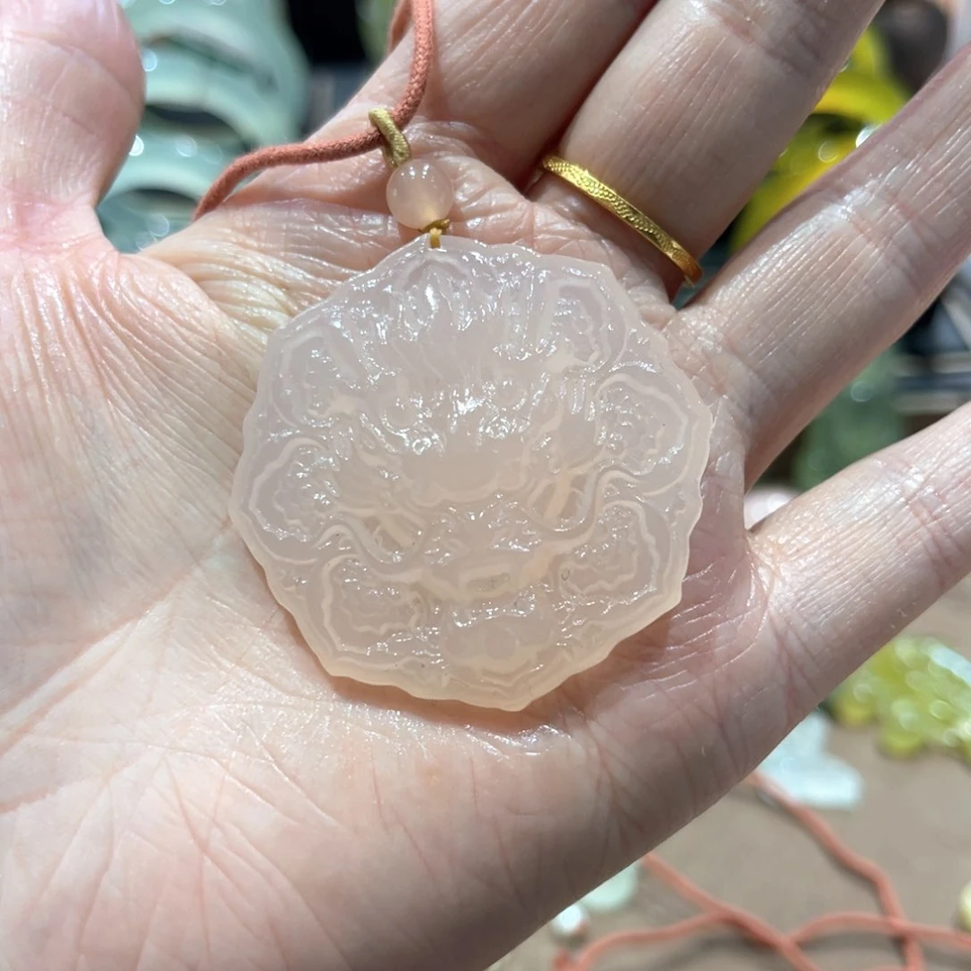 岫玉手镯未镶嵌爱***?手镯