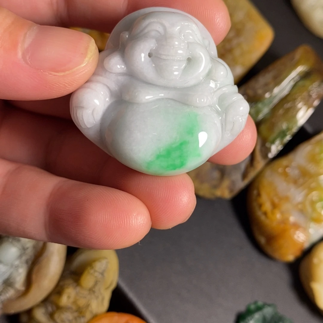 翡翠未镶嵌颈饰白底青佛公