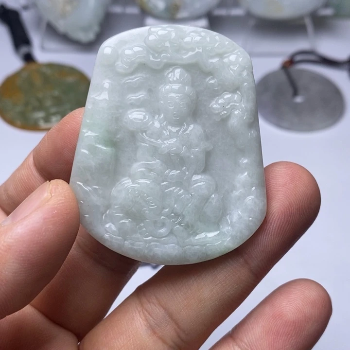 翡翠未镶嵌颈饰翡翠