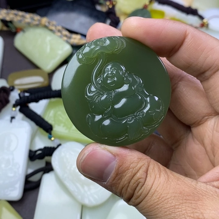 和田玉未镶嵌颈饰