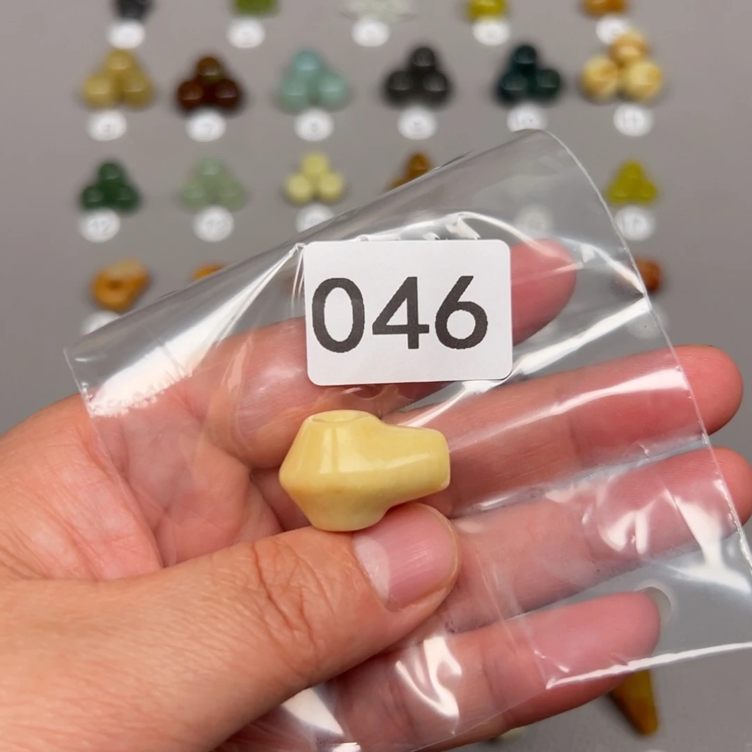 未镶嵌蛇纹石玉颈饰格*