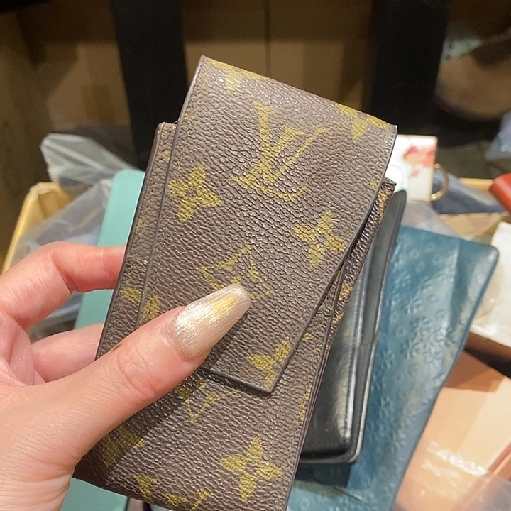 菲***鹅中古香水沐浴露持久留香