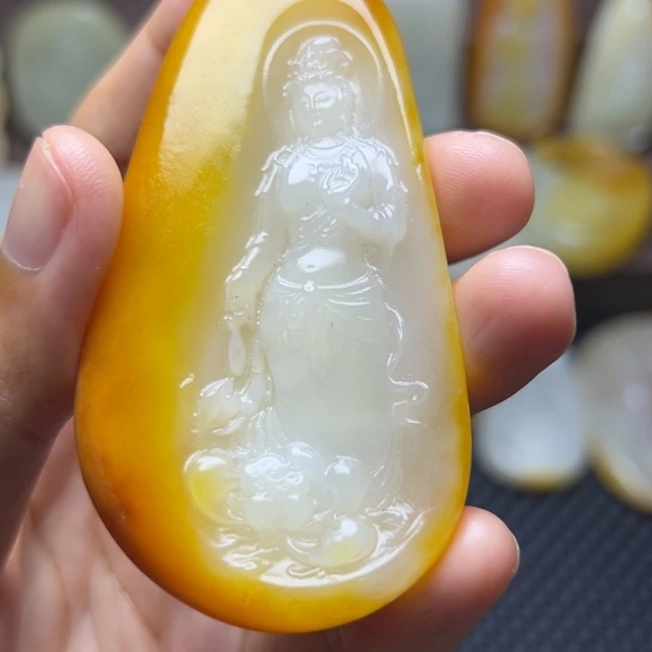 和田玉未镶嵌颈饰