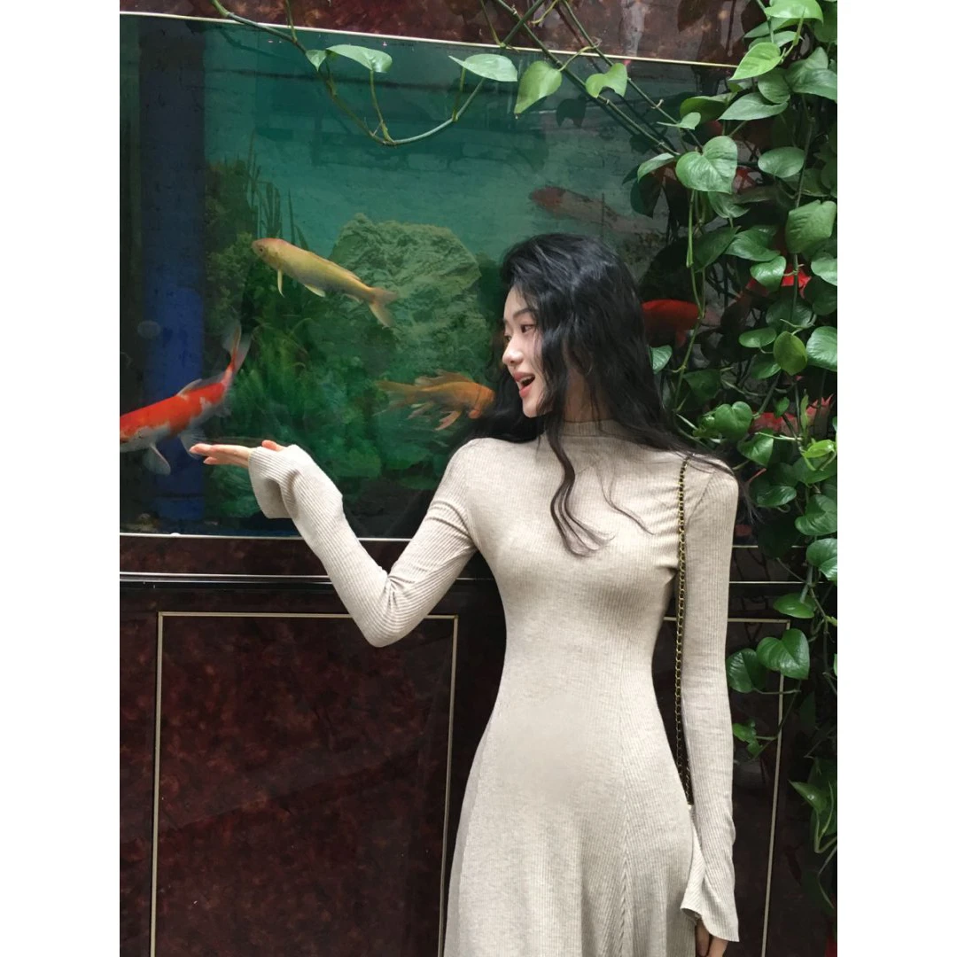 针织长袖连衣裙女秋冬气质长款显瘦韩版高领时尚打底收腰名媛长裙