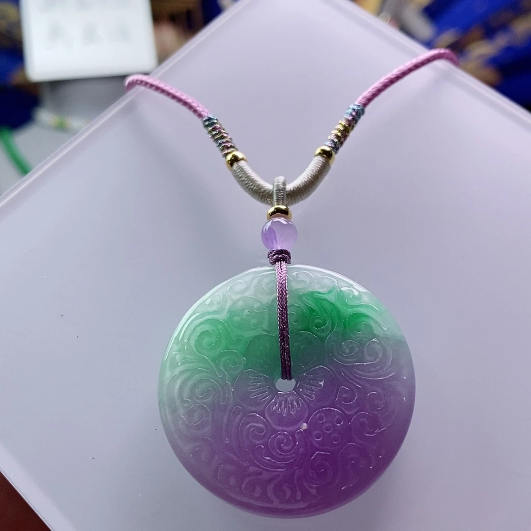 翡翠未镶嵌吊坠(赠链)