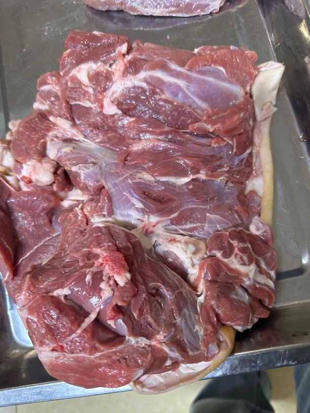 东北溜达羊 剔骨带皮羊肉腿肉 火燎毛