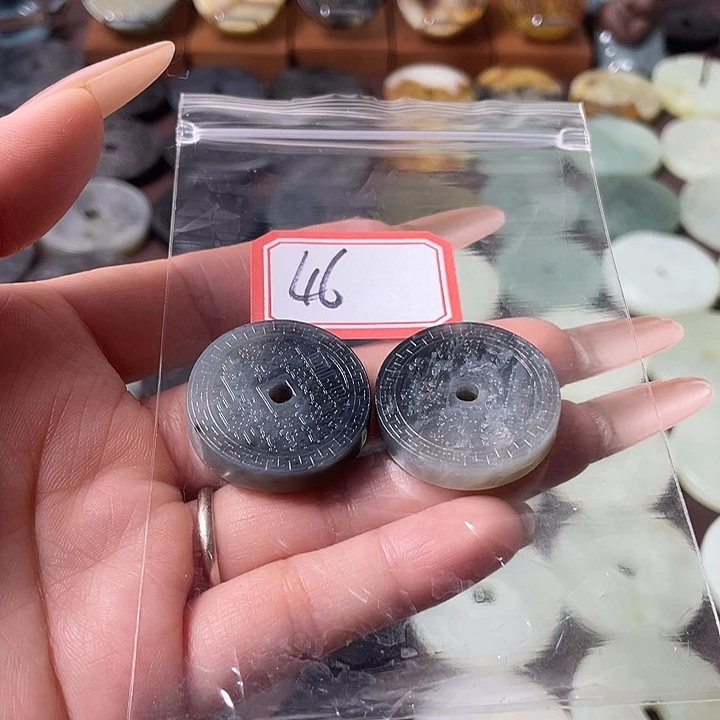 松***儿蛇纹石玉合金颈饰