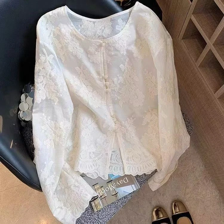 新中式中国风盘扣白色蕾丝衬衫女宽松2025春装新款薄款防晒衫上衣