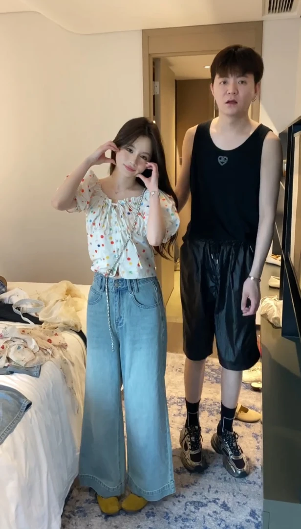 2025夏季新款时尚打底短袖上衣气质显瘦温柔甜美风洋气上衣外穿女