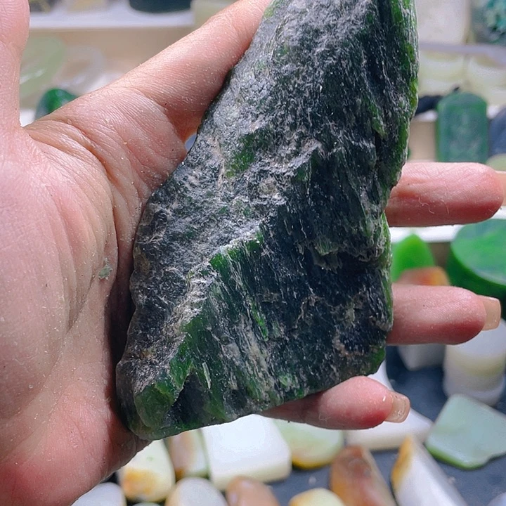 和田玉未镶嵌珠宝半成品