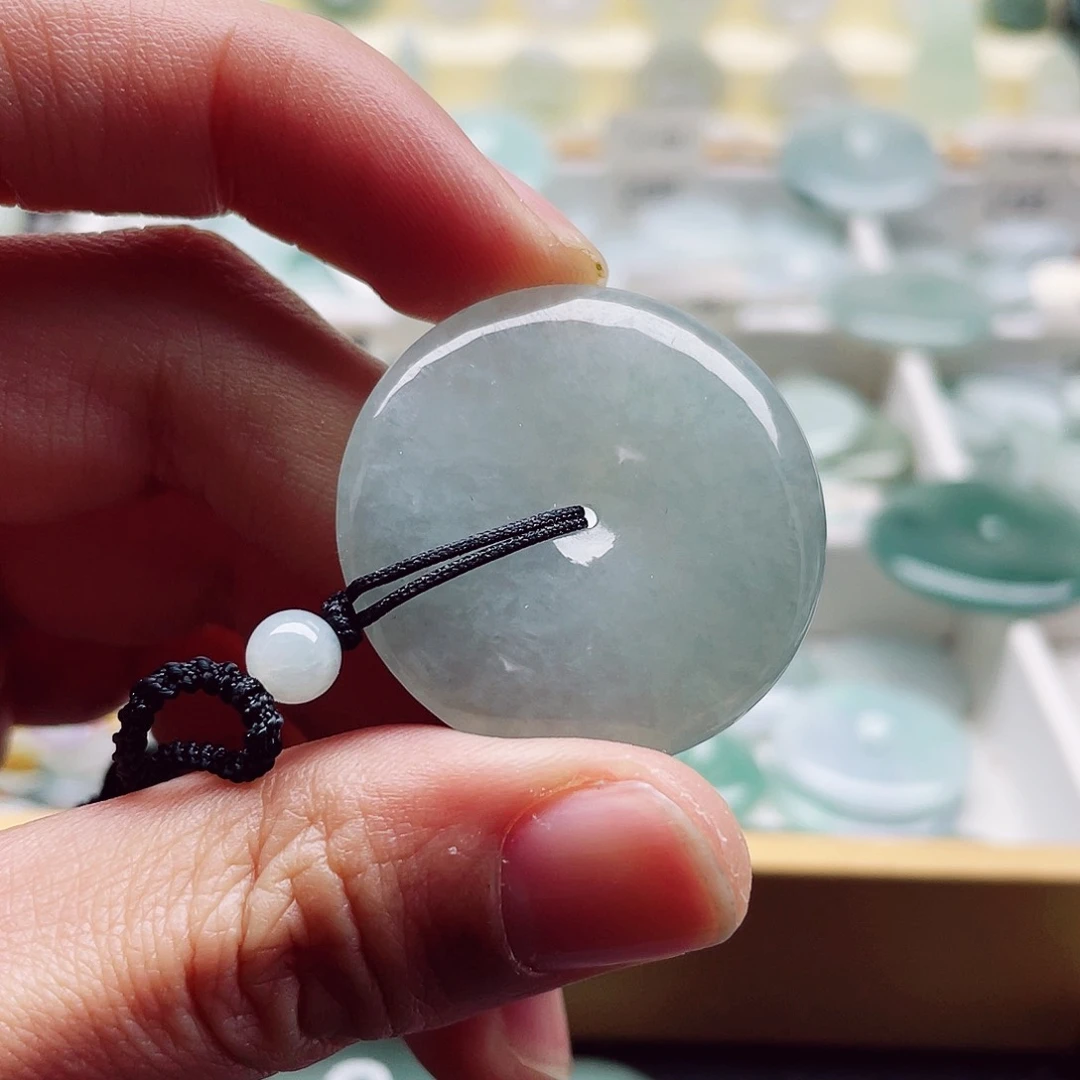 翡翠颈饰未镶嵌天然翡翠