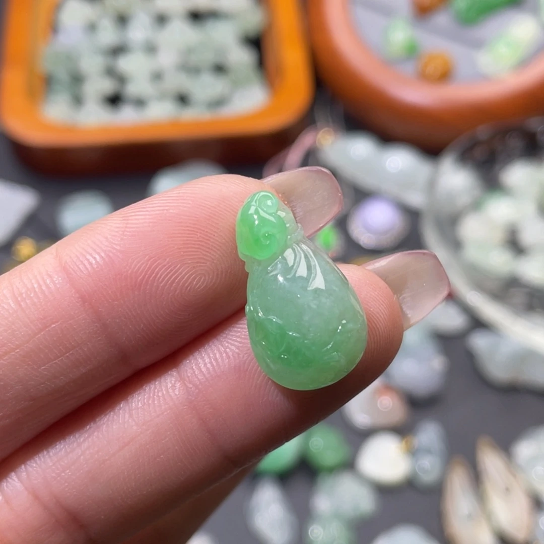 颈饰未镶嵌翡翠吊坠