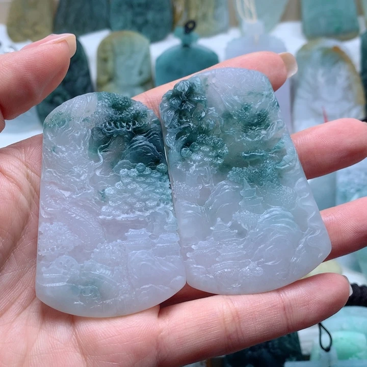 慎***独定制翡翠未镶嵌山水龙