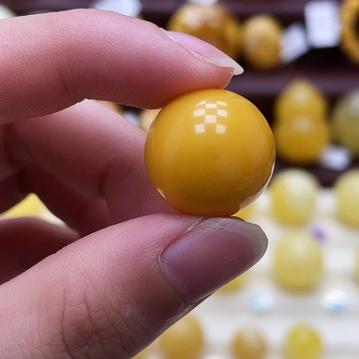 琥珀未镶嵌裸石18.2mm 瑕