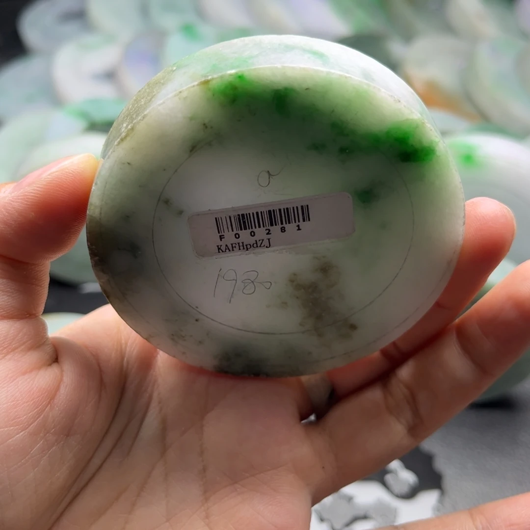 定制翡翠未镶嵌翡翠手镯