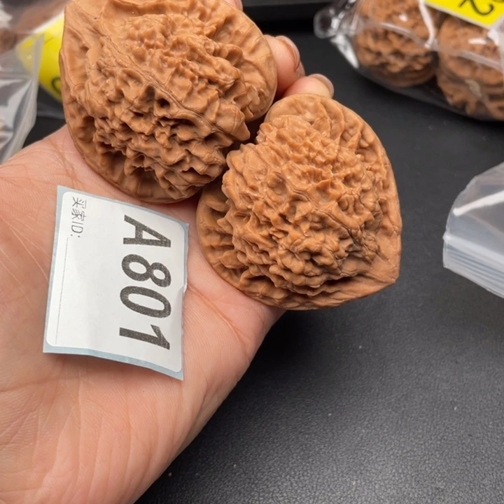 文玩核桃吊坠核桃