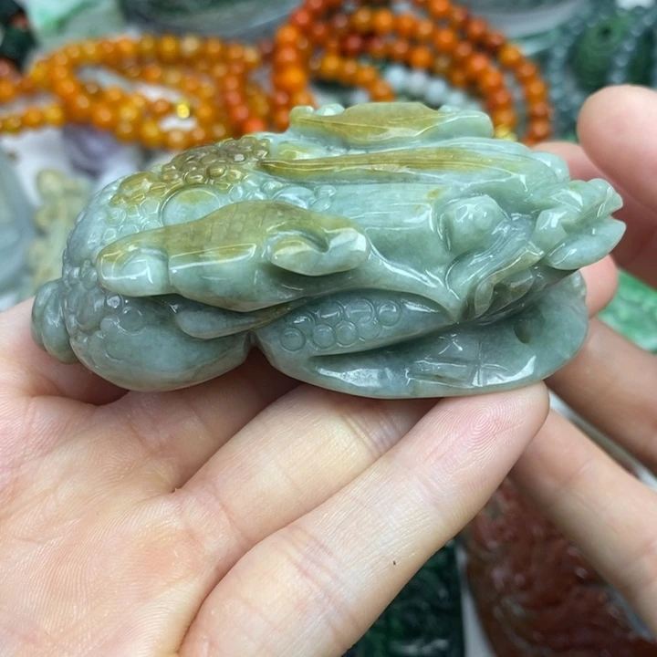 颈饰未镶嵌翡翠吊坠