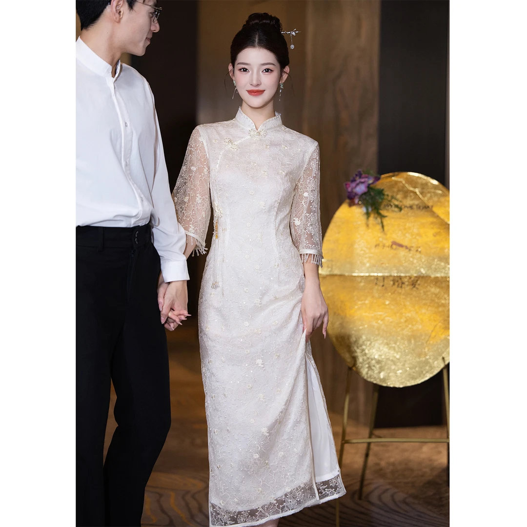 【星星点点】新中式订婚旗袍2025年新款白色年轻款连衣裙女高级感