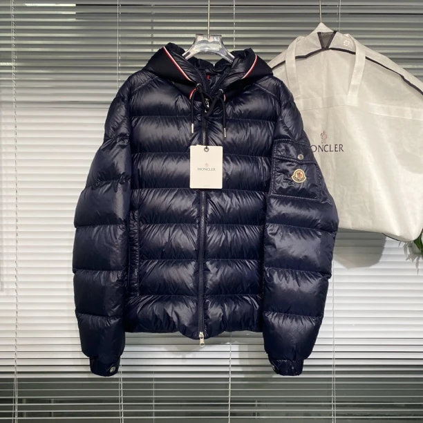 未使用 MONCLER 24新款 滑雪系列 pavin 彩条 羽绒服 3码 kx55