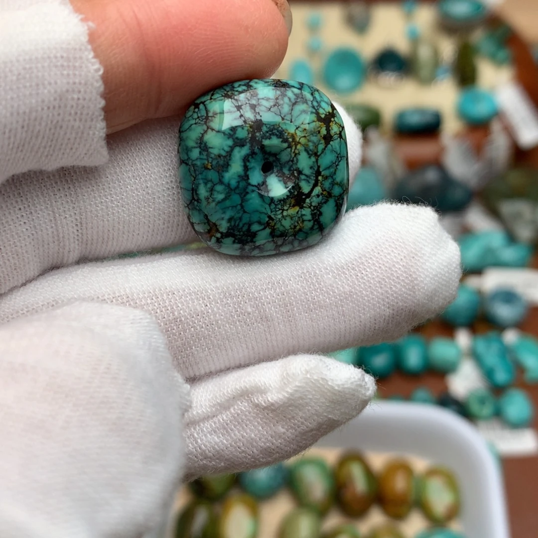 绿松石未镶嵌珠宝奇石