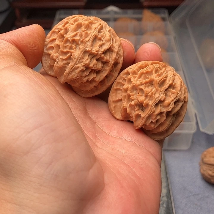 喵***.文玩核桃把件苹果园