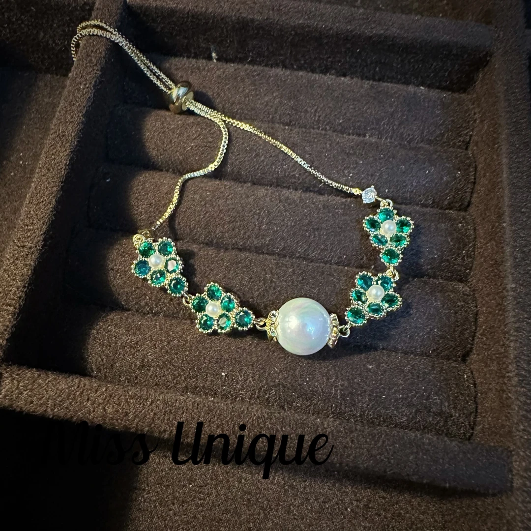 D5165绿色五瓣花珠珠手链