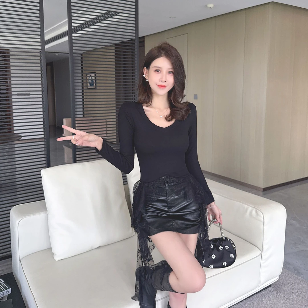 2025新款纯欲辣妹蕾丝拼接修身百搭V领不规则飘带T恤辣妹上衣