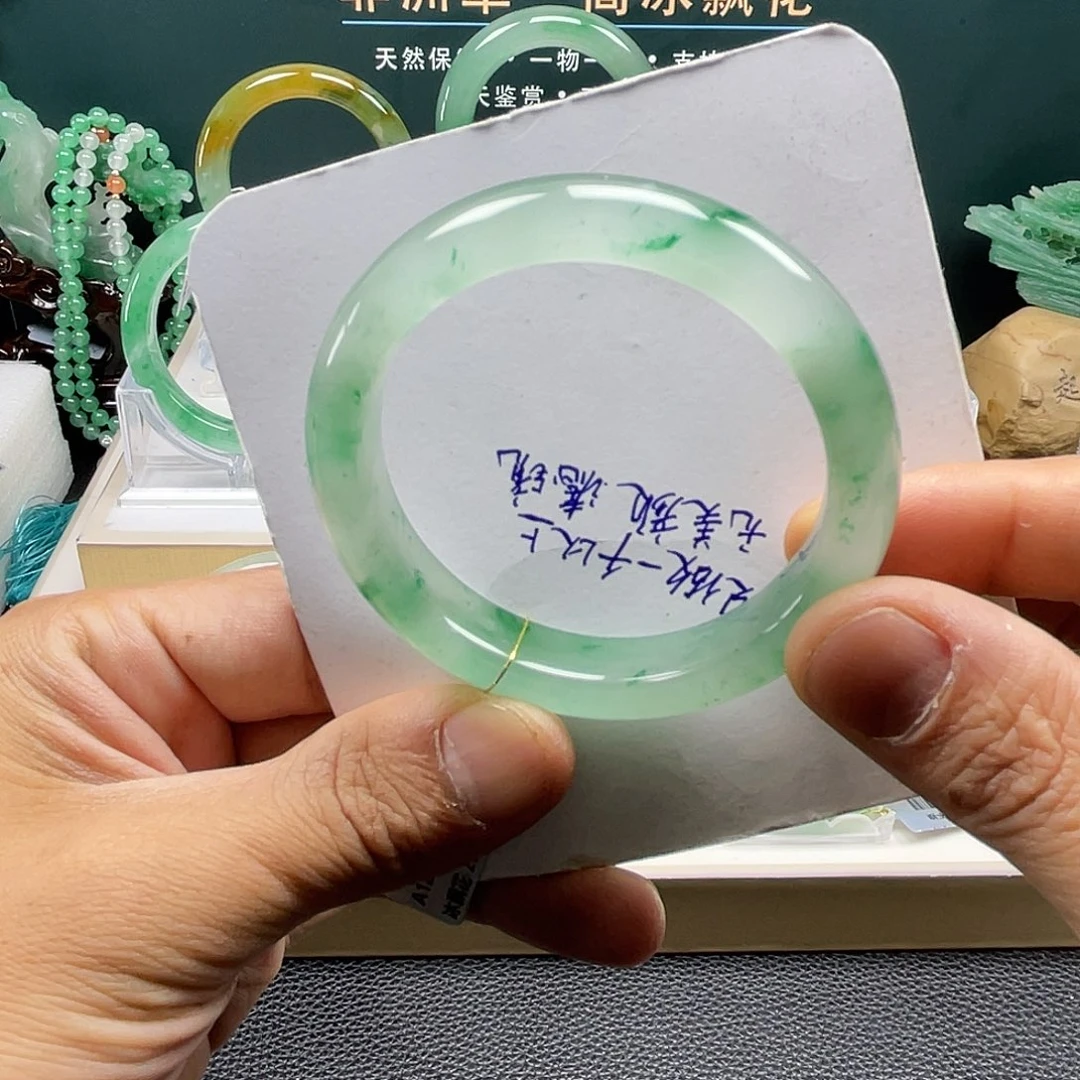 石英质玉（非洲翠）未镶嵌手镯