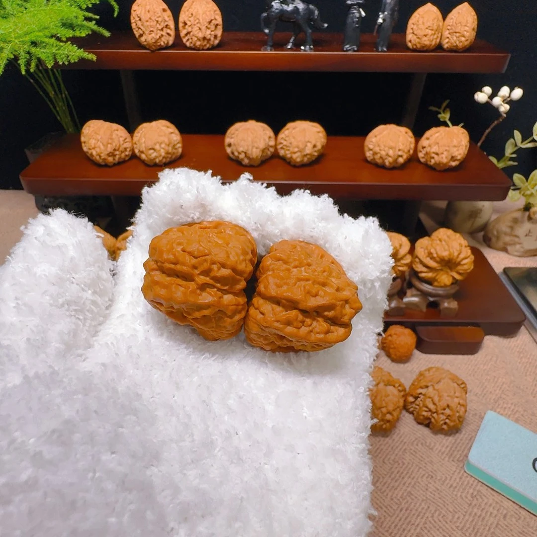 白***核桃把件奶油蜡皮全家福蛤蟆头肚38