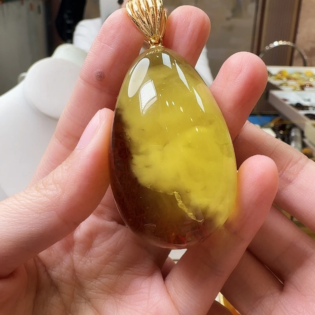 琥珀未镶嵌颈饰吊坠