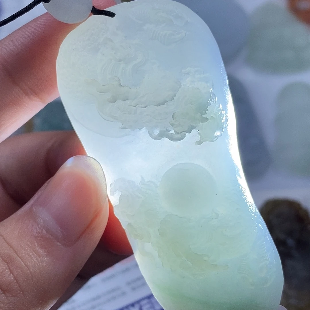 定制翡翠未镶嵌龙牌