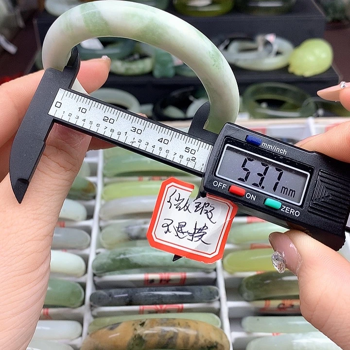 蛇纹石玉手镯未镶嵌839