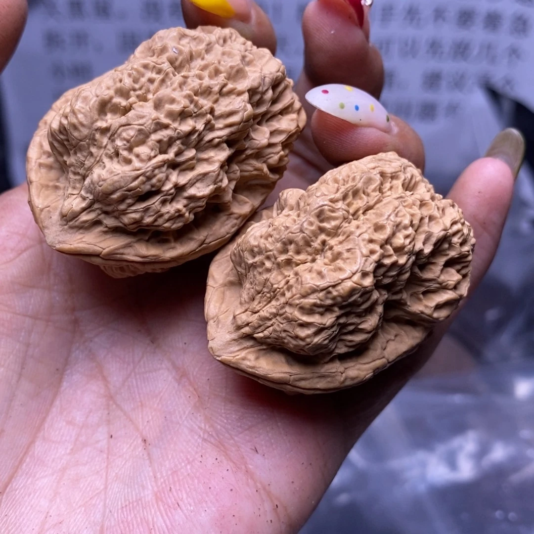把件文玩核桃云南野生铁核桃122号37mm磕
