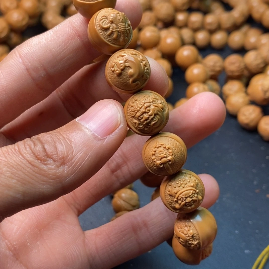 猴头核桃吊坠七宝佛