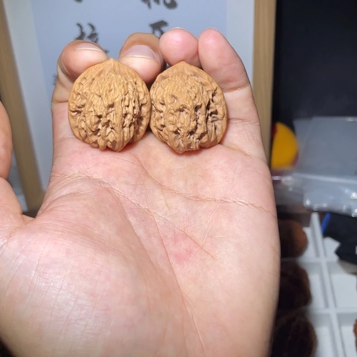 核桃文玩核桃盘龙虎头
