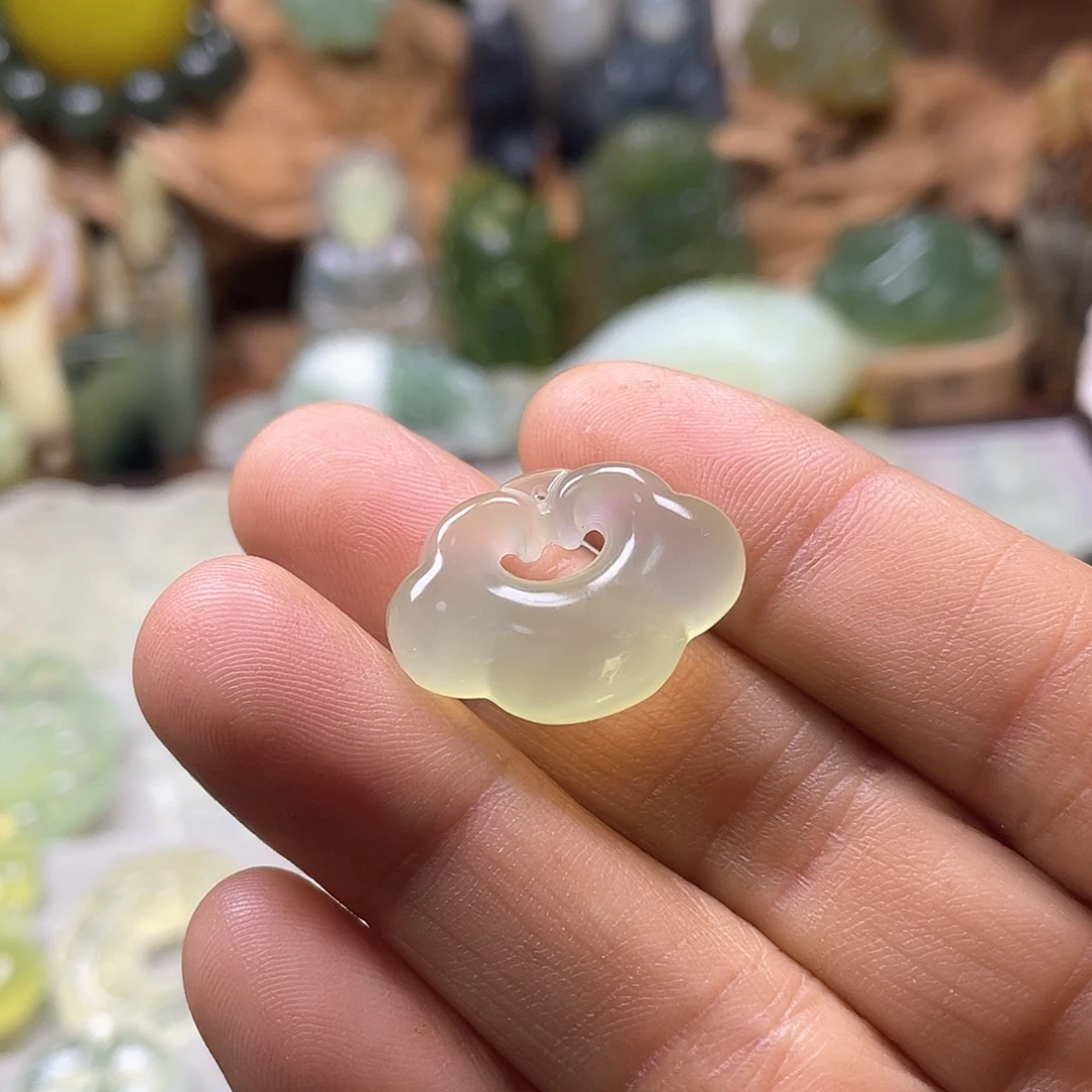 未镶嵌蛇纹石玉珠宝奇石