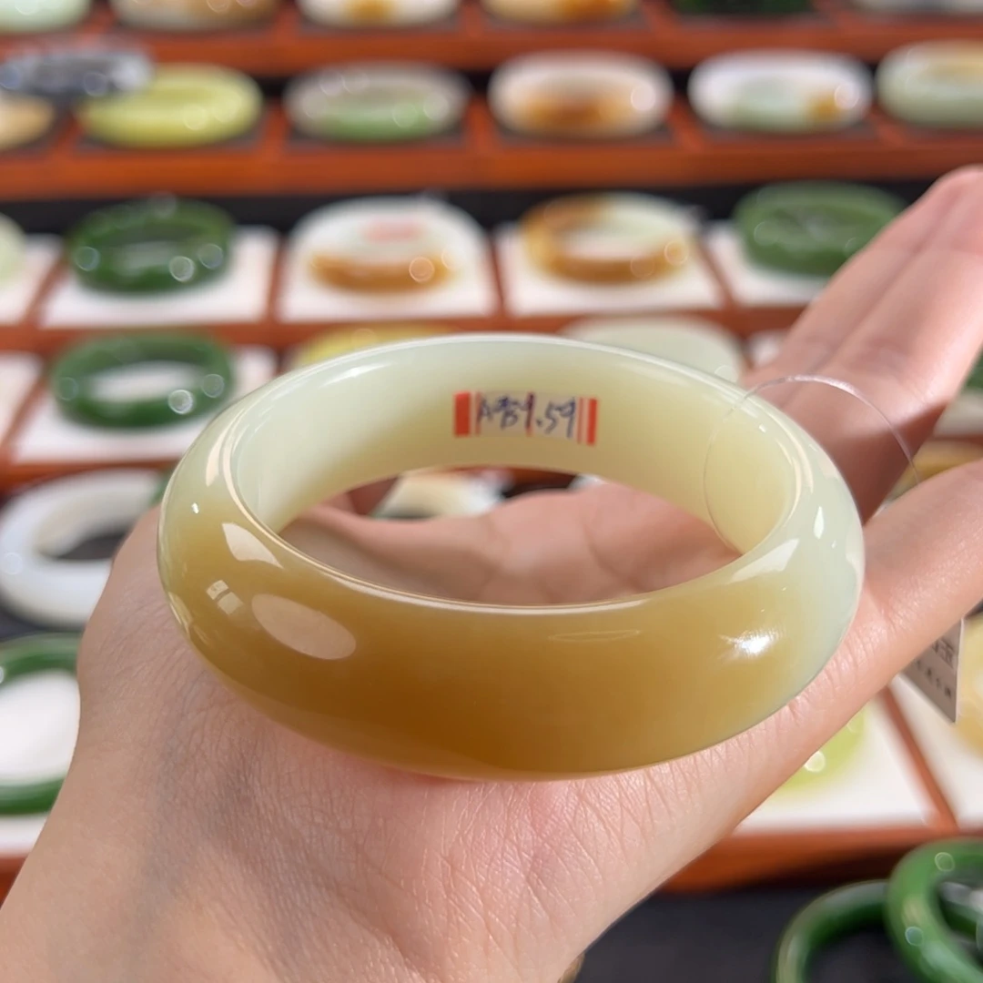 和田玉（糖玉）手镯未镶嵌