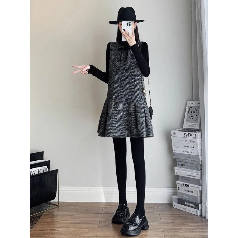 巨好看的毛呢无袖连衣裙女士2025秋冬季新款精致小个子穿搭连身裙