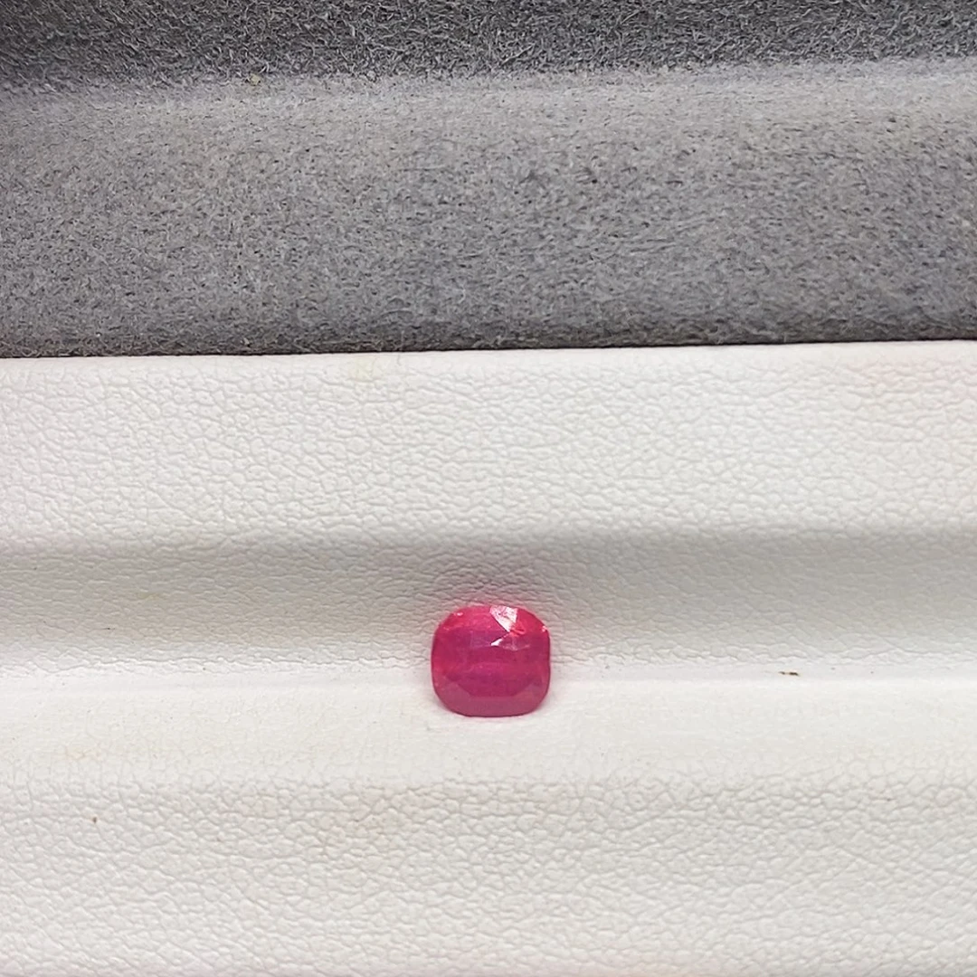 尖晶石裸石1.02克拉天然西柚色马亨盖