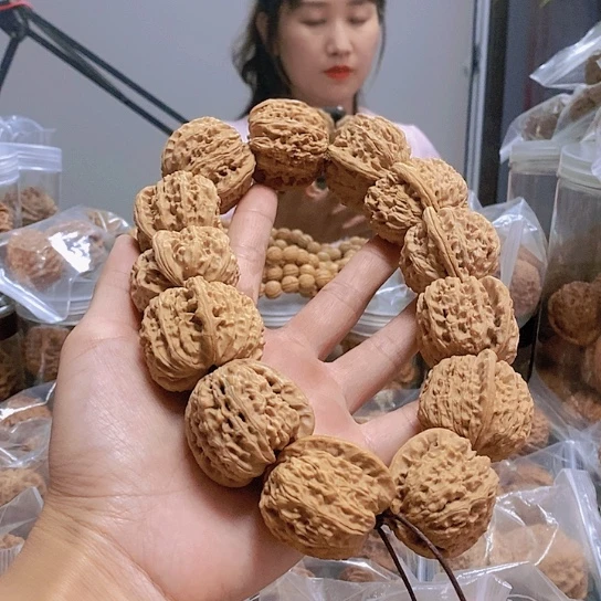 【闪购商品】把件文玩核桃36.5白狮子手持