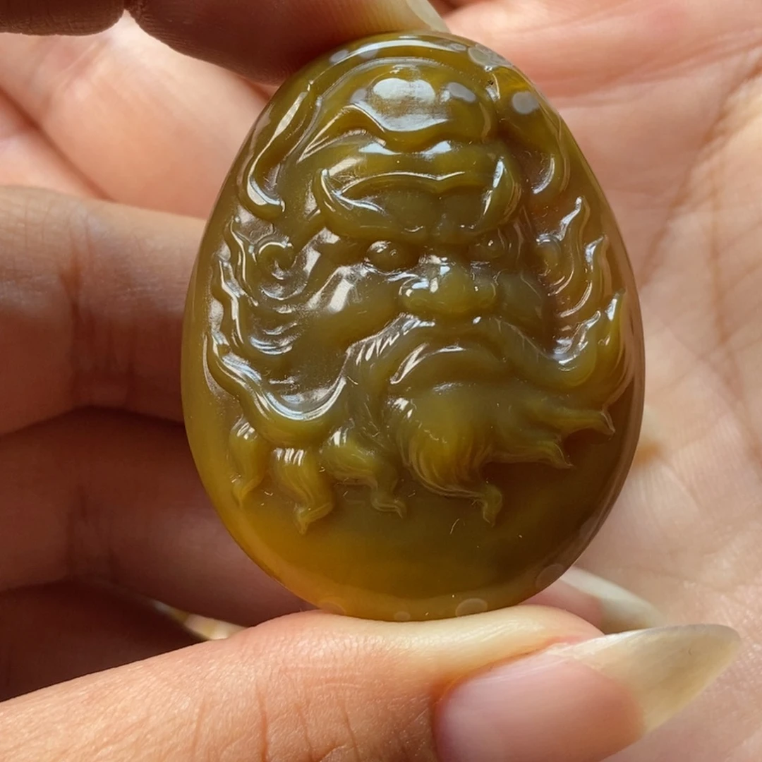 玛瑙/玉髓颈饰未镶嵌战国红