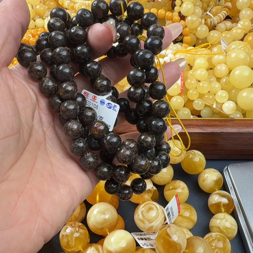 琥珀未镶嵌珠宝奇石