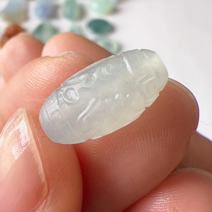 定制翡翠未镶嵌自然光